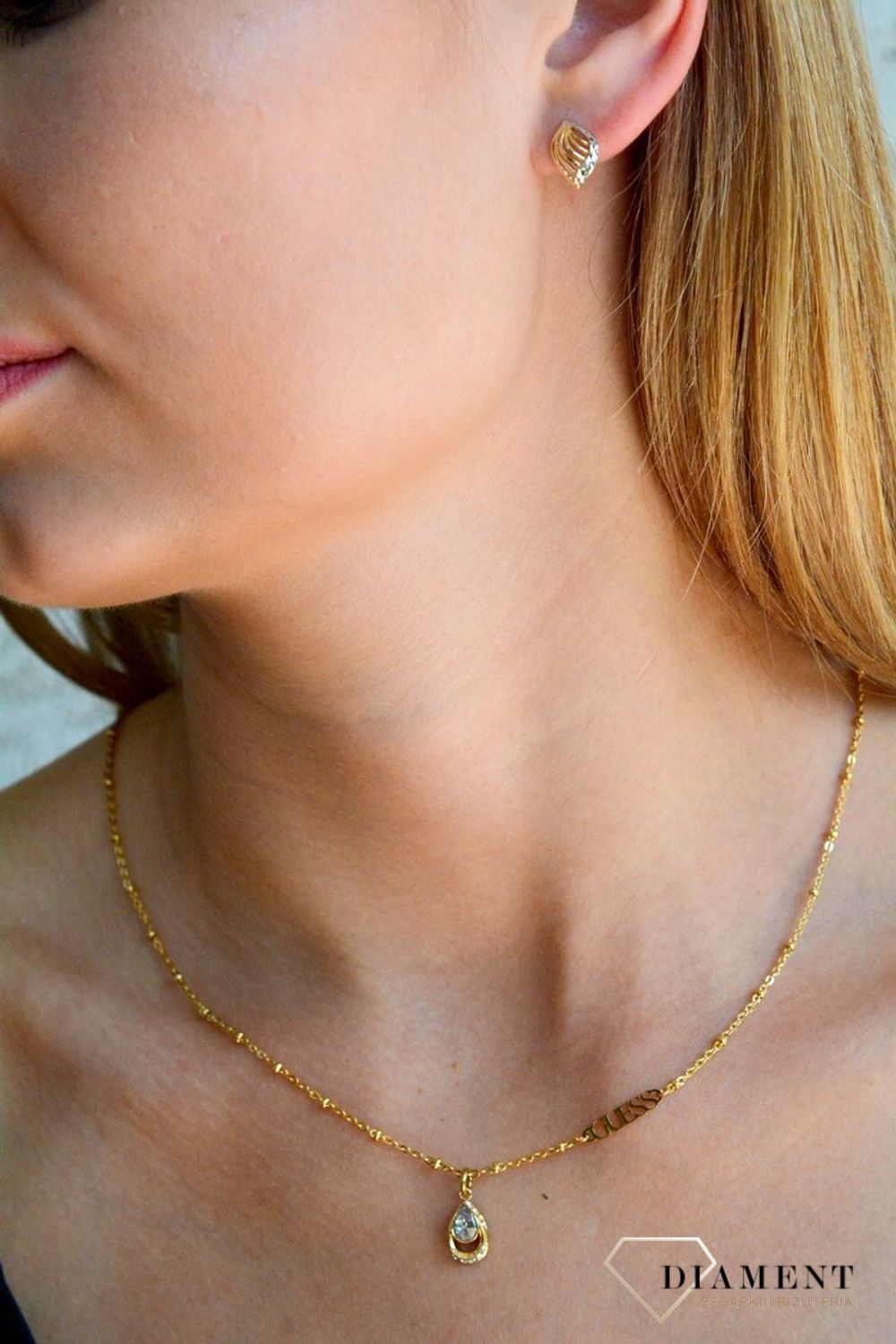 Złote kolczyki damskie 375 klasyczne wkrętki KL 3375A 375.jpg